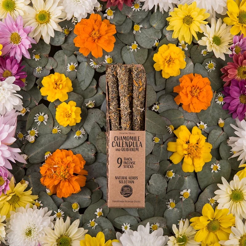 Incenso naturale a bastoncino fatto a mano alle erbe Calendula Camomilla e Incenso