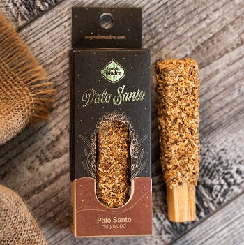 Legnetto di Palo Santo ricoperto con polvere di Palo Santo