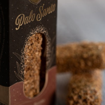 Legnetto di Palo Santo ricoperto con polvere di Palo Santo