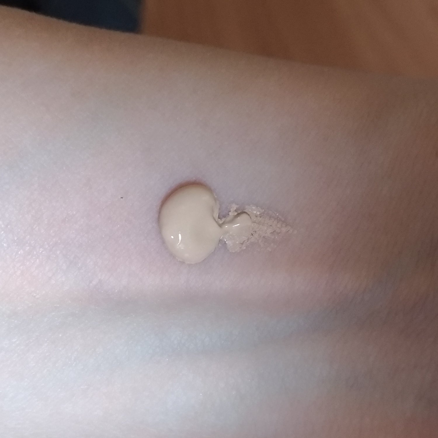 FONDOTINTA LIQUIDO CREAM